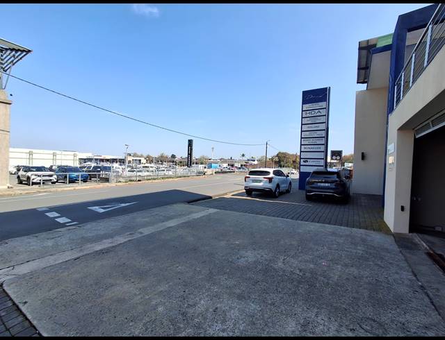 100M² OFFICE TO LET IN VINCENT